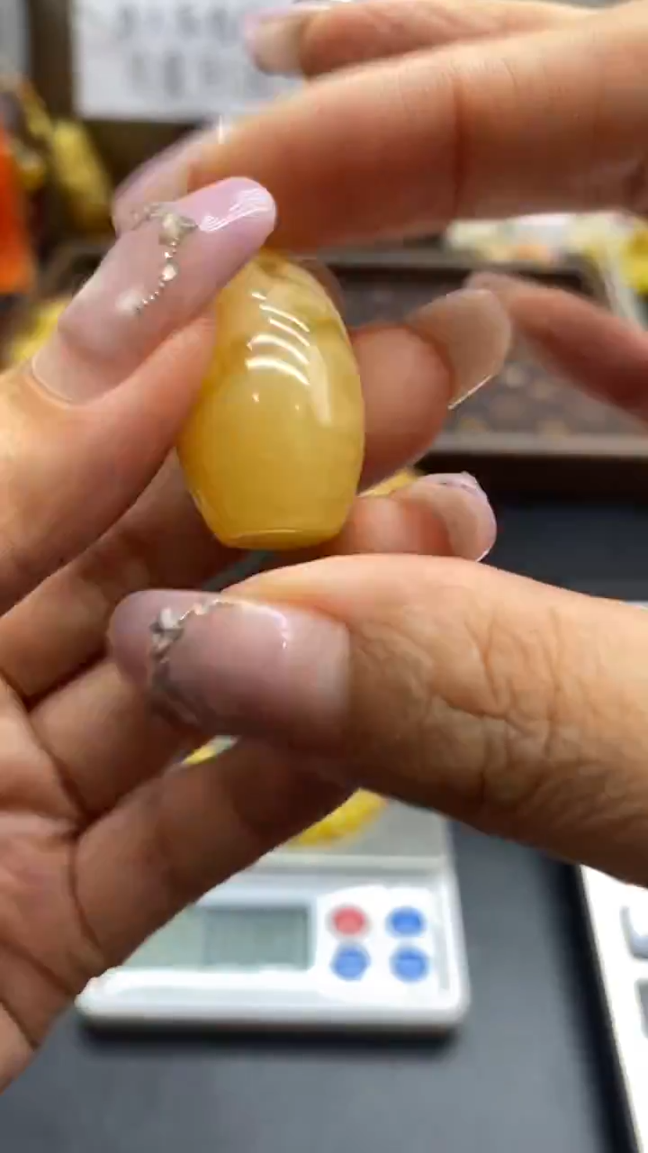 琥珀未镶嵌珠宝奇石437