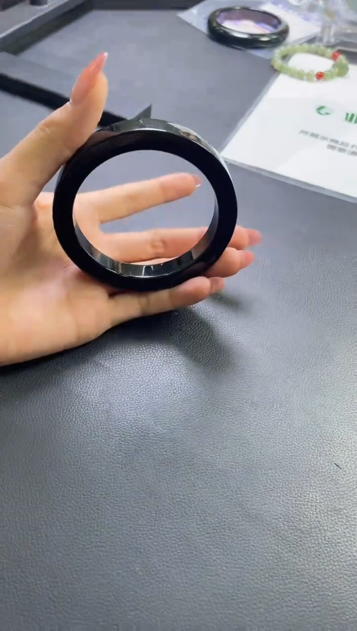 未镶嵌手镯定制翡翠萌手镯