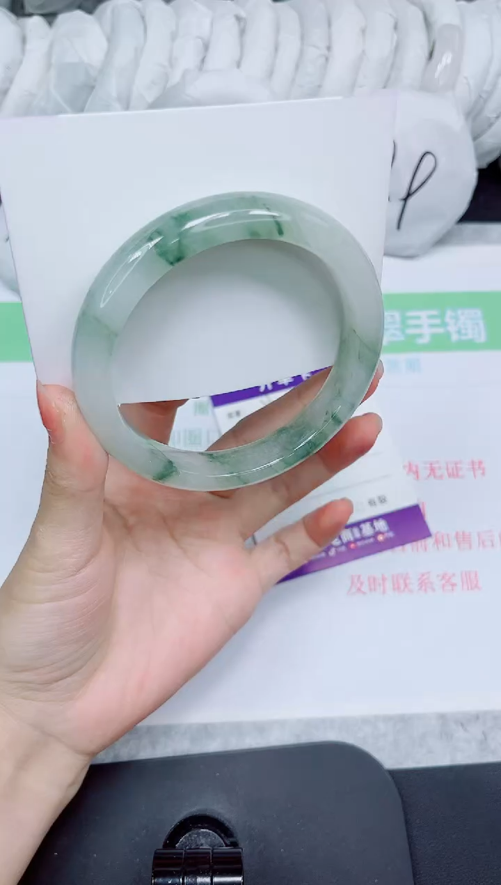 石英质玉手镯未镶嵌270-64