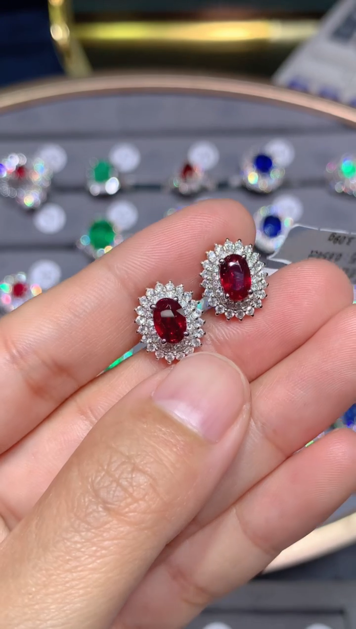 【闪购商品】红宝石耳钉18K金镶嵌1.5CT  无烧鸽血红