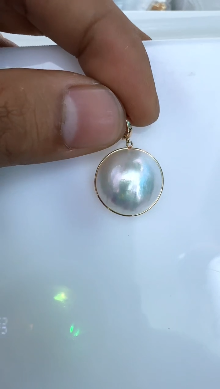 【闪购商品】拼合珍珠（马贝珠）颈饰18K金镶嵌吊坠