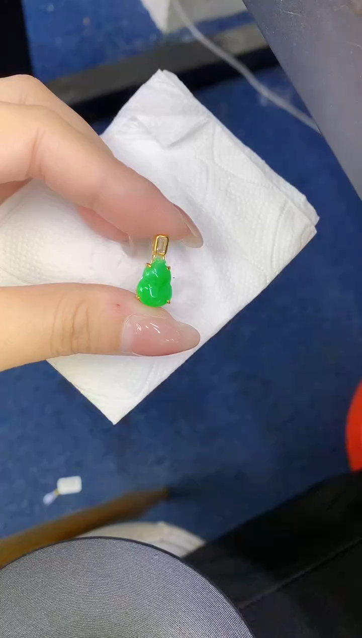 颈饰未镶嵌翡翠缅甸天然翡翠A货