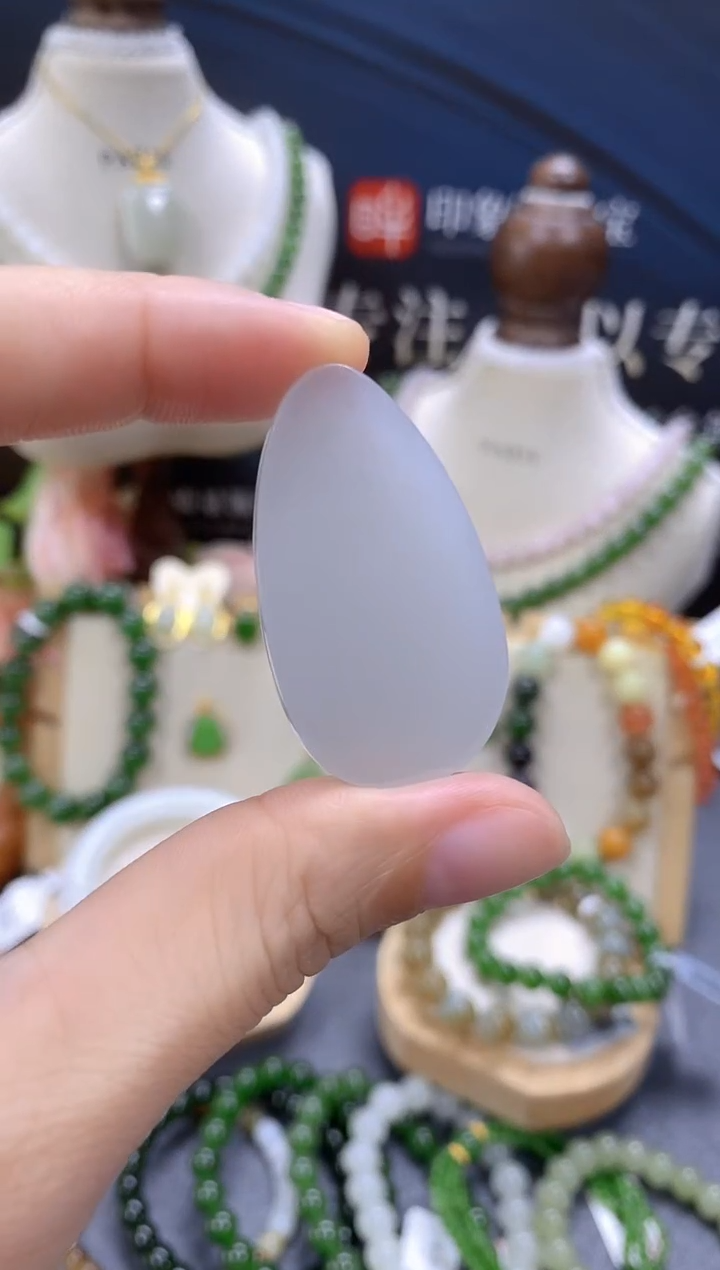 和田玉未镶嵌颈饰cg