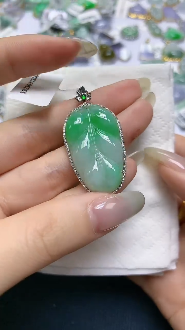 【闪购商品】翡翠18K金镶嵌颈饰天然缅甸A货翡翠