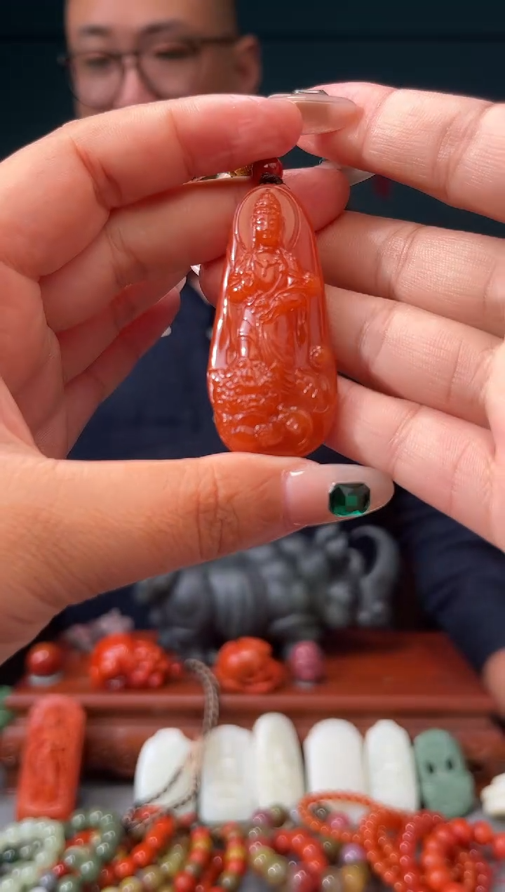 南红玛瑙未镶嵌颈饰吊坠