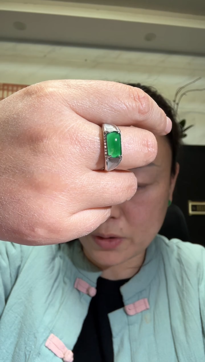 颈饰银S925镶嵌翡翠00005258