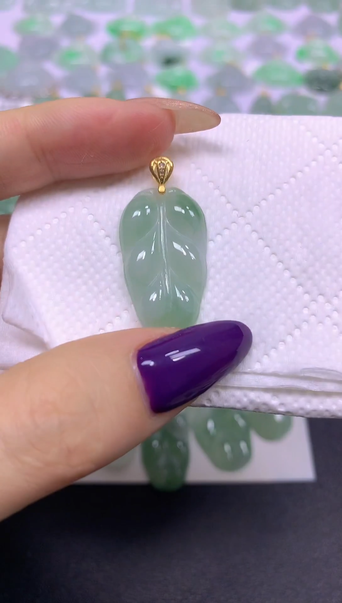 颈饰未镶嵌翡翠 