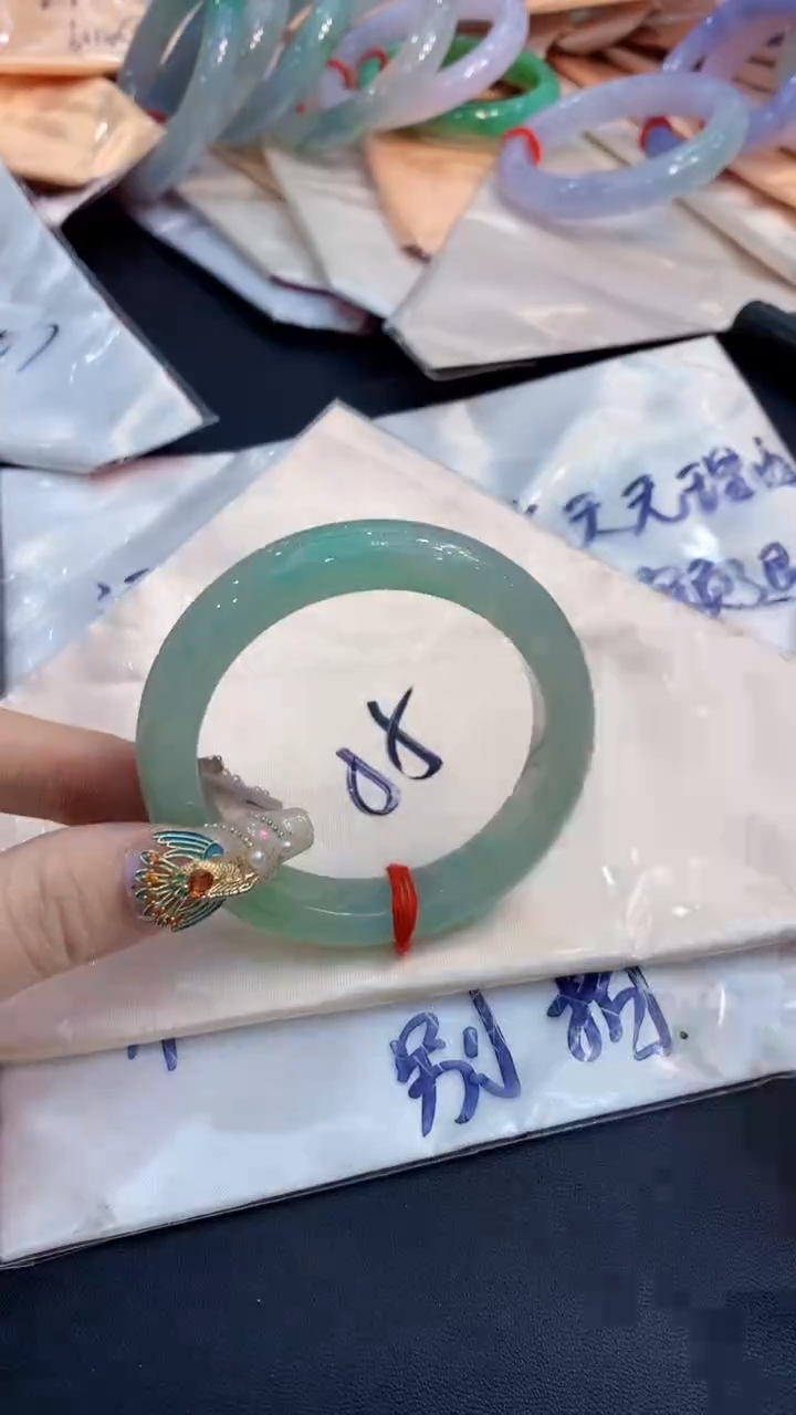 【闪购商品】翡翠手镯未镶嵌0112513467
