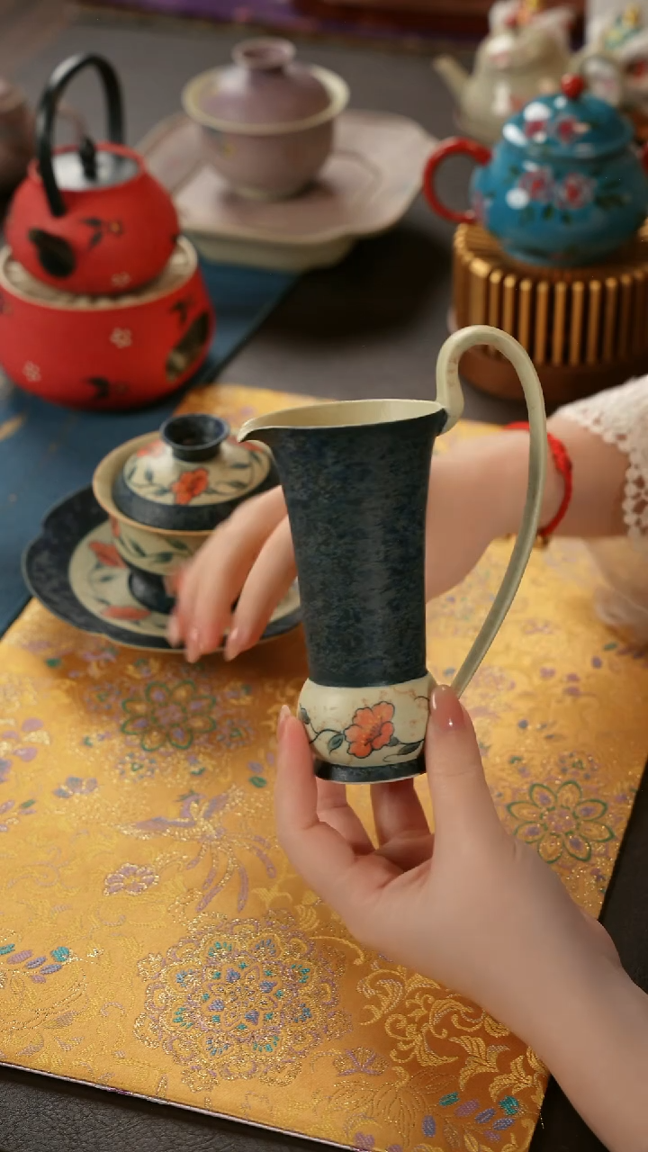 陶瓷茶具缠枝玉茗公道杯