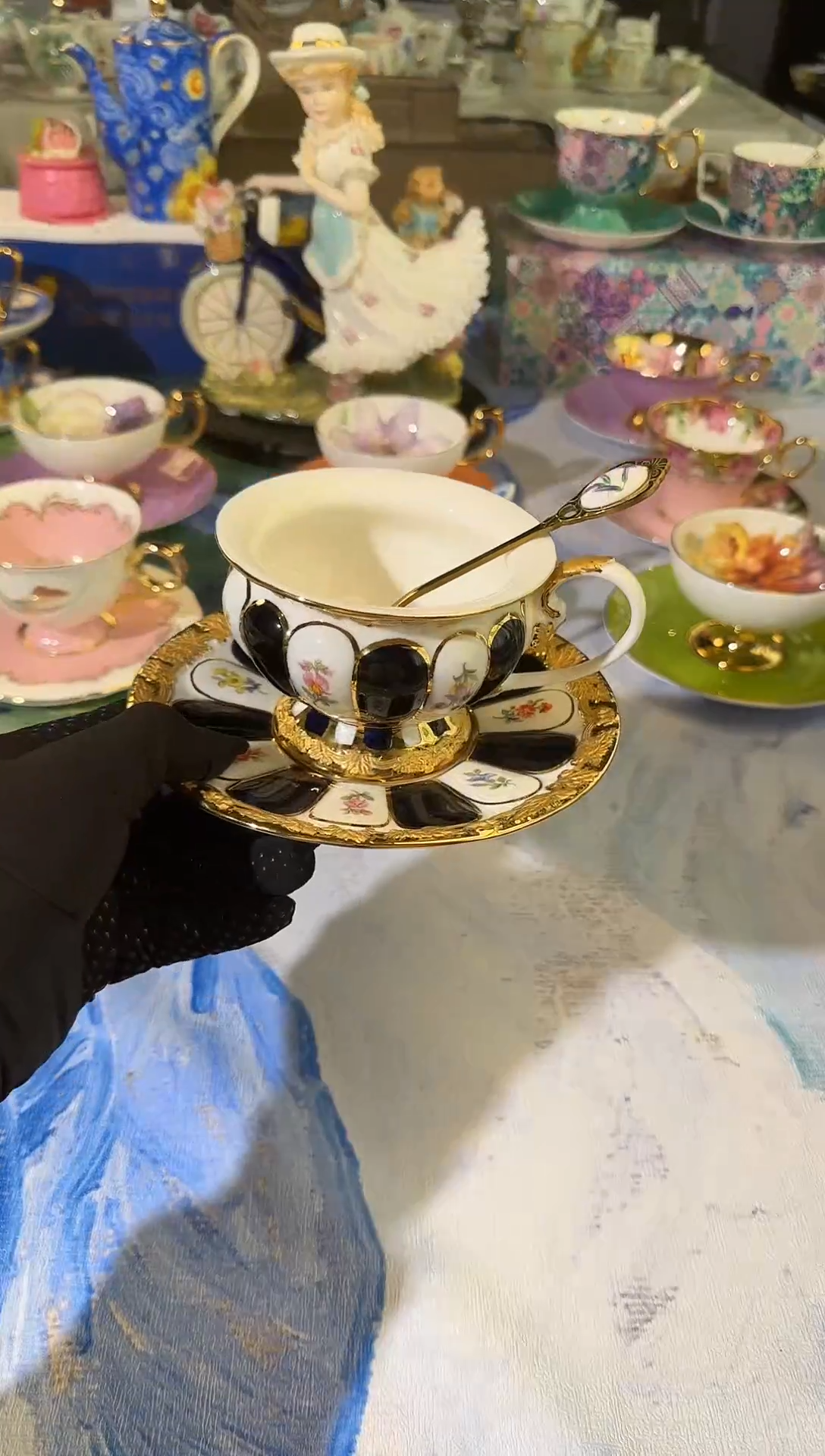 【闪购商品】瓷片大牌同款 手绘描金+骨瓷材质 送小汤勺