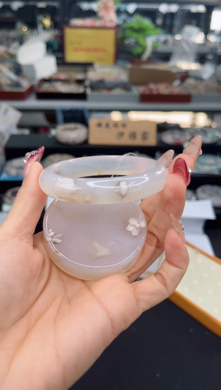 【闪购商品】石英质玉手镯未镶嵌57圈口（赠品镯心）3570182