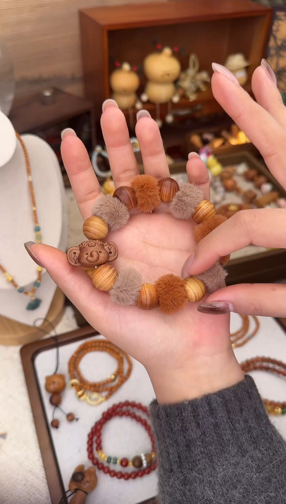 木质类崖柏毛球小象