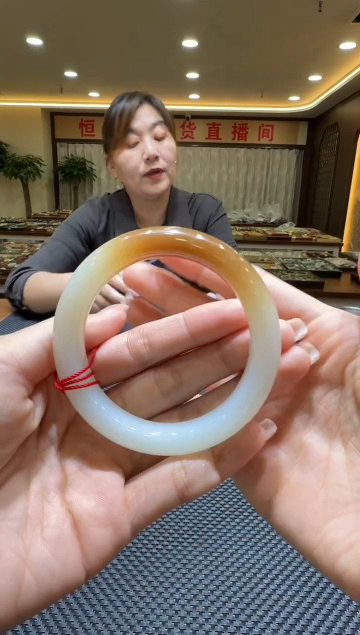 颈饰未镶嵌和田玉手镯55