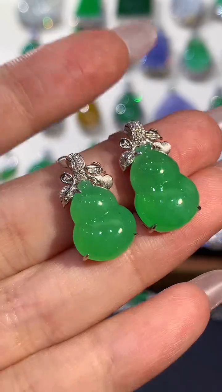 吊坠(不含链)18K金镶嵌翡翠X2318多样性发其一