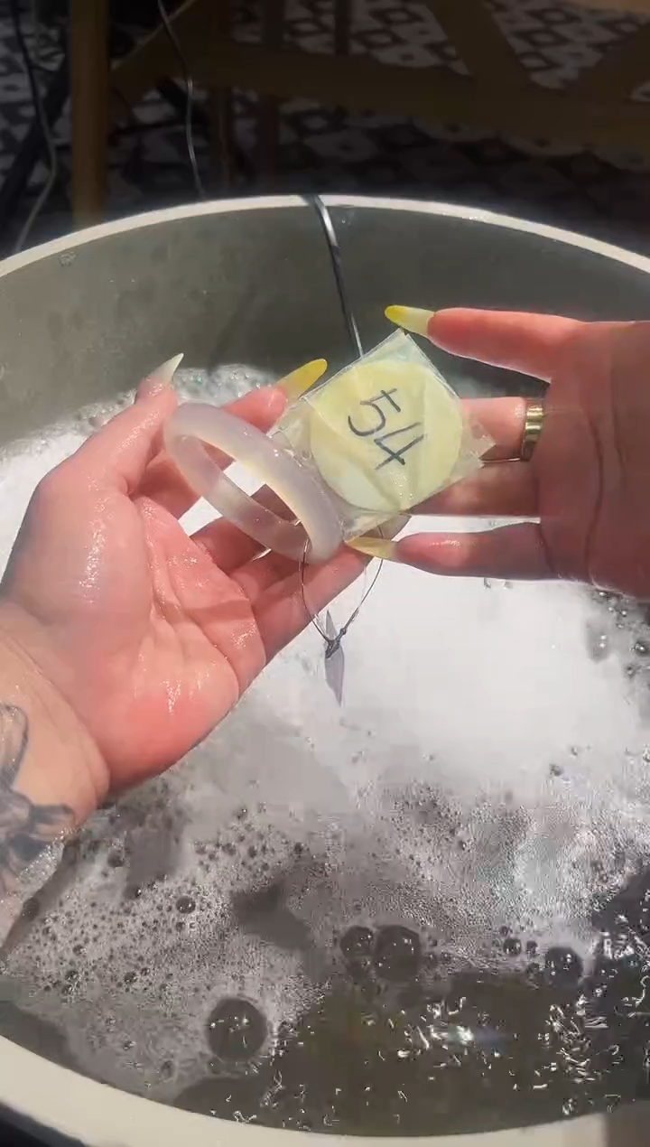 手镯玛瑙/玉髓未镶嵌99