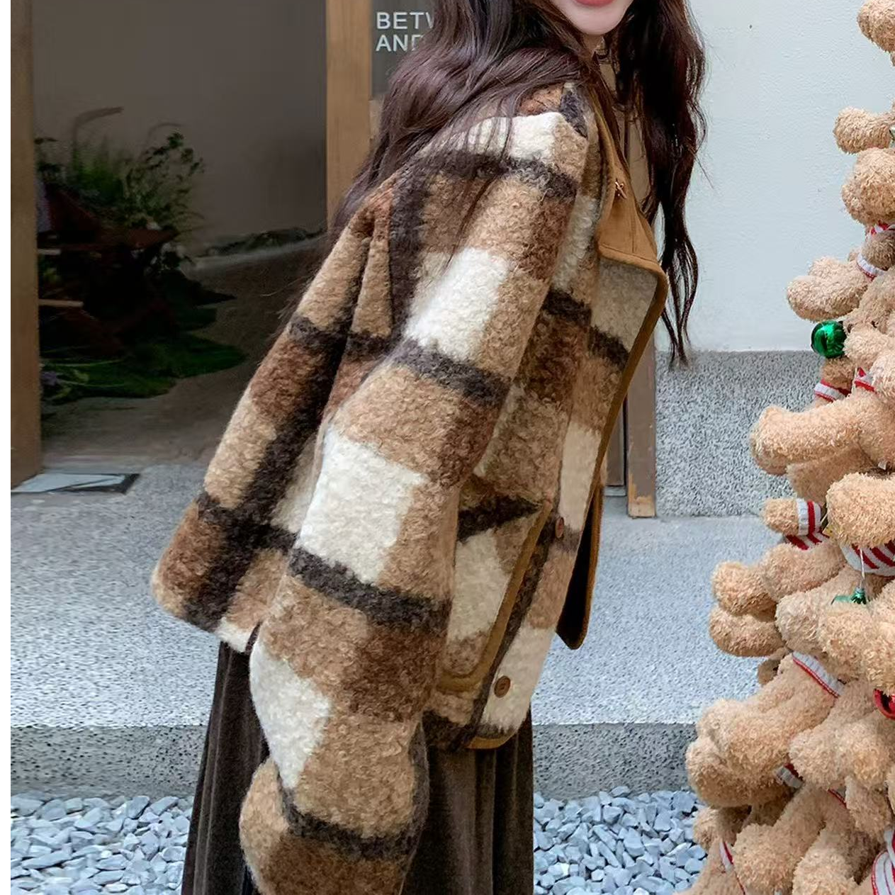 网红短款时尚宽松型女厚款短外套格纹毛毛外套