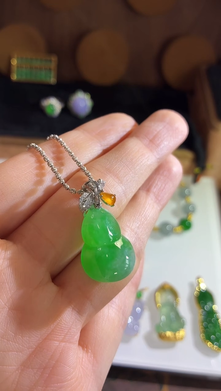 吊坠(不含链)18K金镶嵌翡翠吊坠