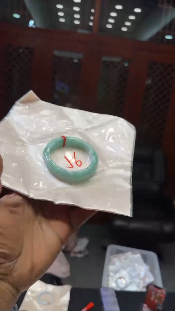 【闪购商品】翡翠手镯未镶嵌手镯