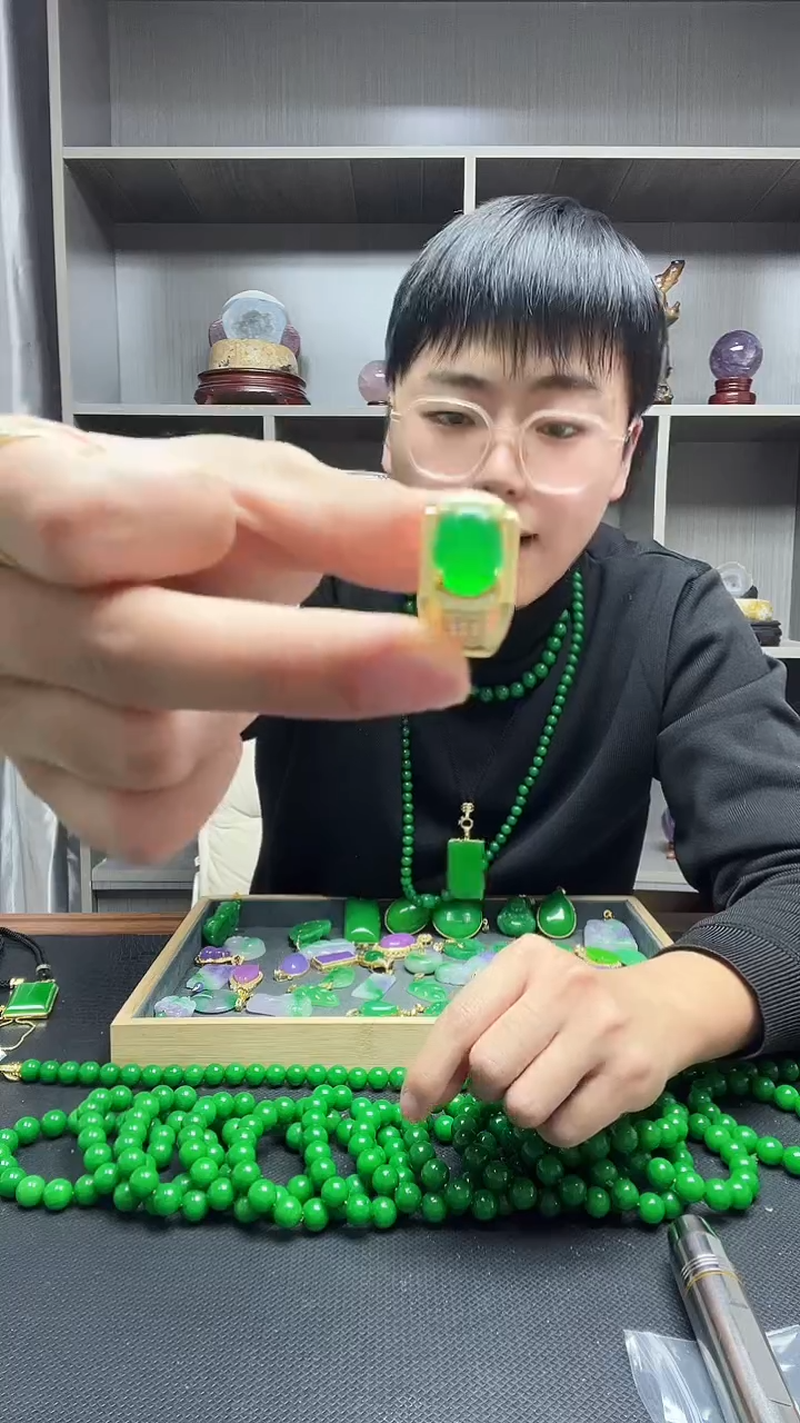 14K金镶嵌戒指翡翠戒指