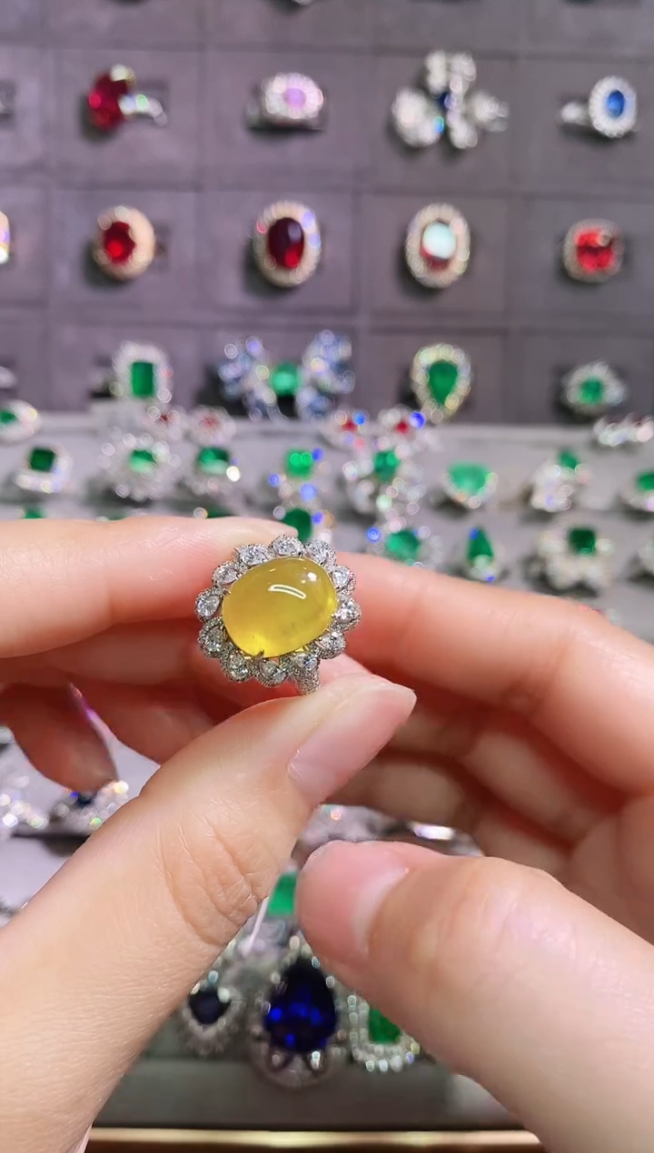 【闪购商品】彩色蓝宝石18K金戒指18K金镶嵌--