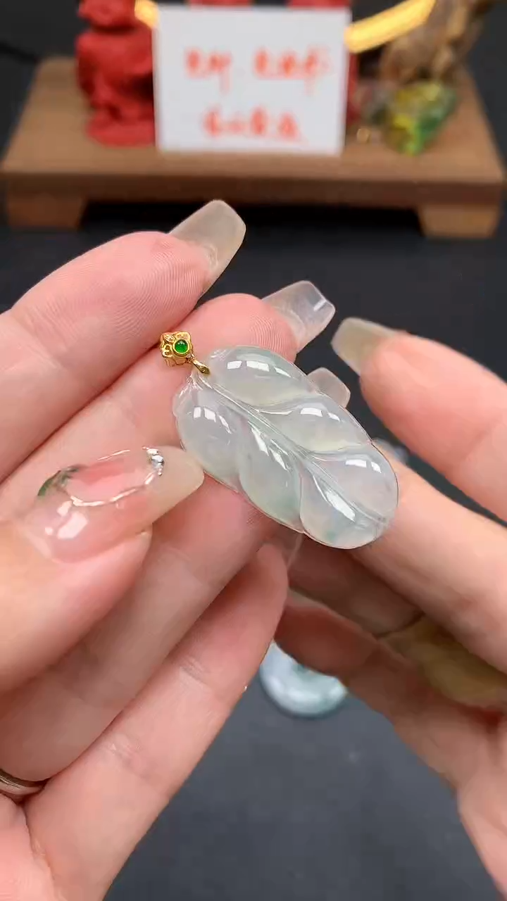 【闪购商品】翡翠吊坠(不含链)18K金镶嵌MS155290