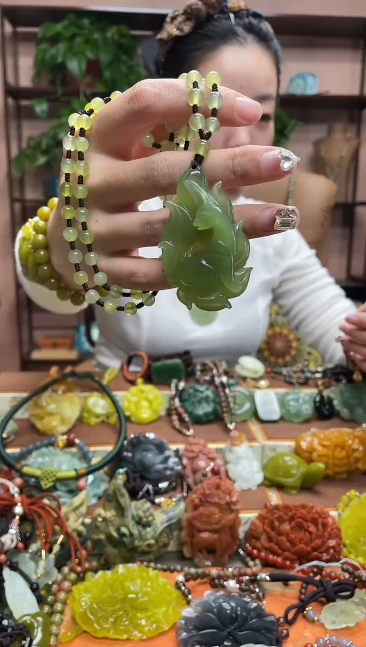 未镶嵌岫玉吊坠·