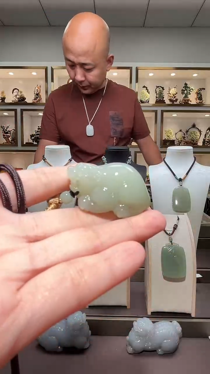 和田玉未镶嵌颈饰苏