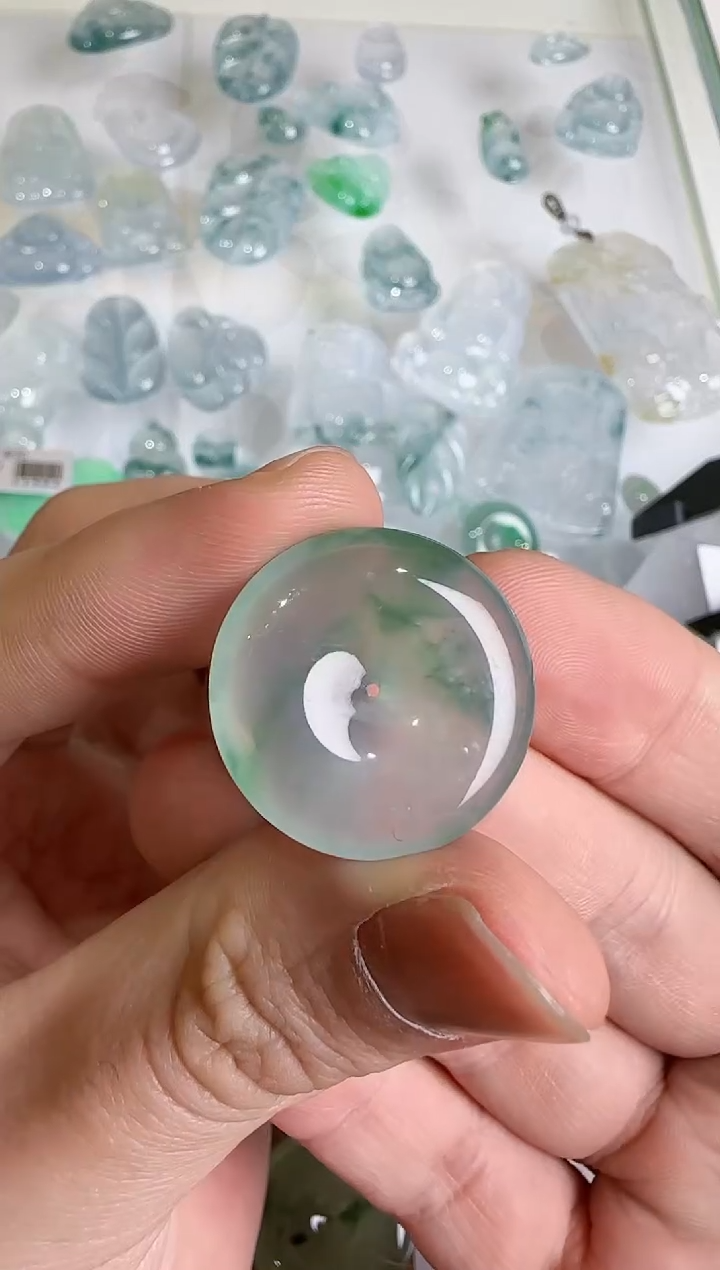 【闪购商品】翡翠吊坠(不含链)未镶嵌..