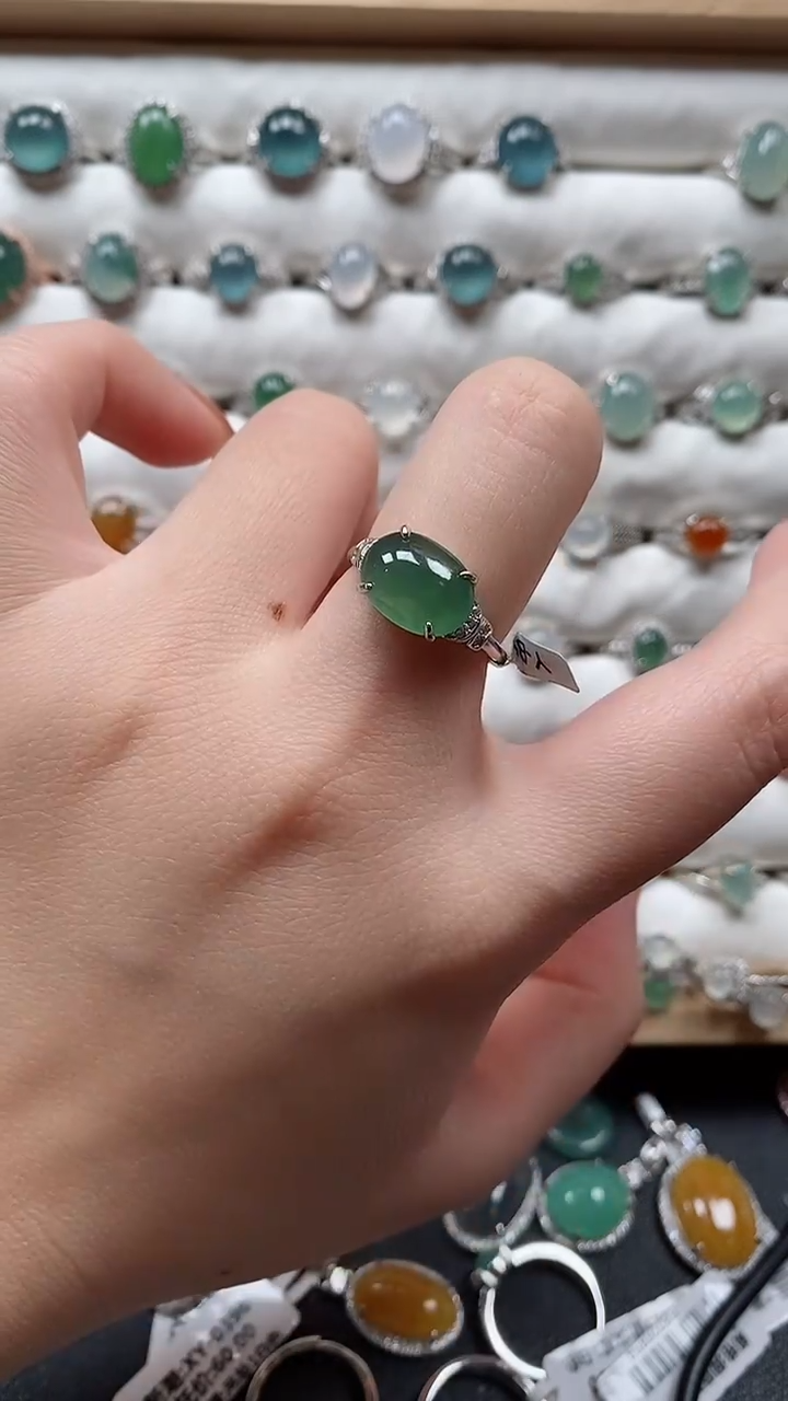 【闪购商品】翡翠戒指银S925镶嵌一物一证一礼盒