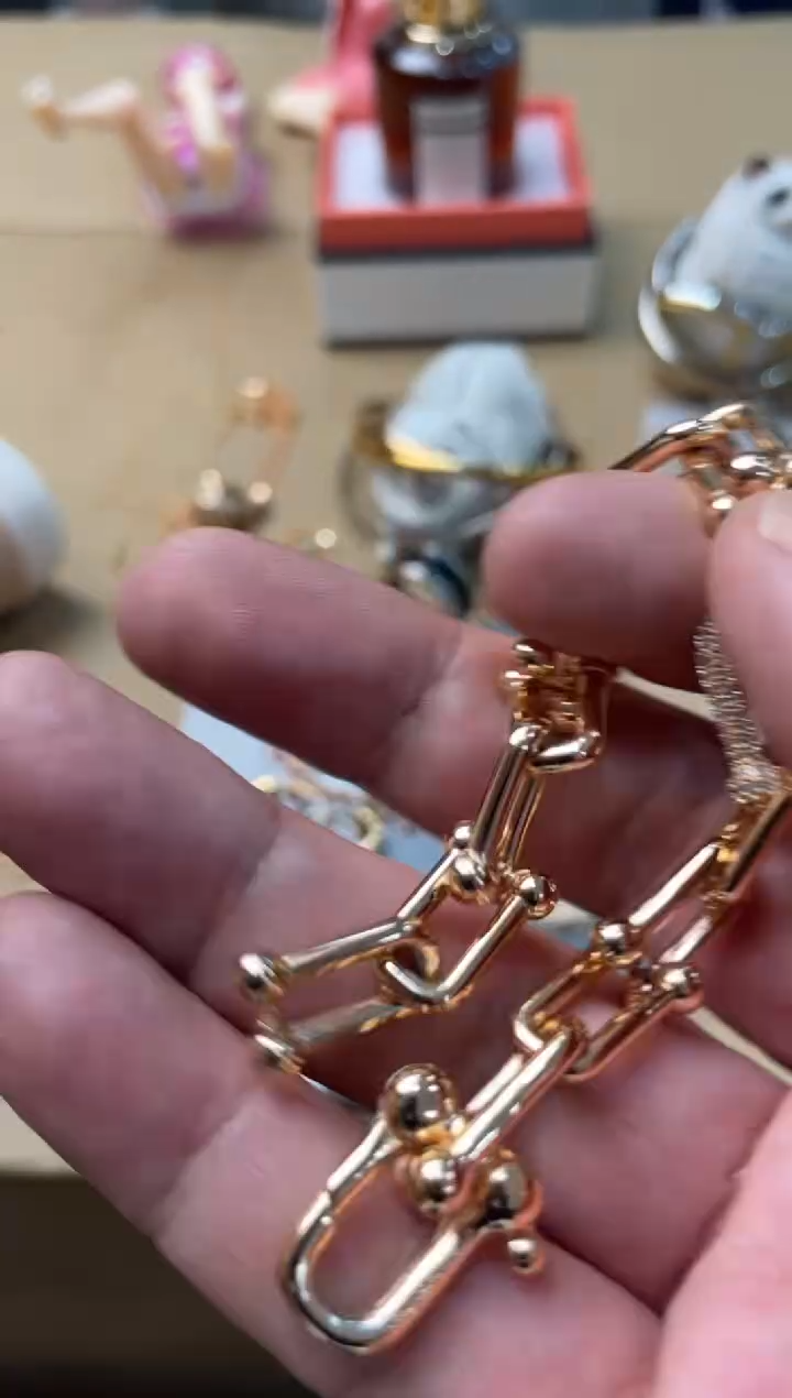 瓷片嘉荣当康大姐fu的总铺