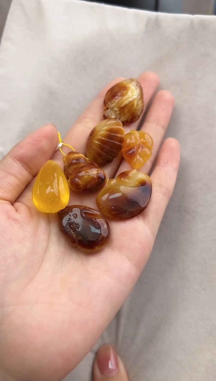 【闪购商品】琥珀裸石未镶嵌10203359-配饰七个
