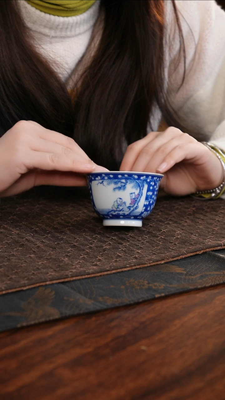 【闪购商品】杯子冰梅开窗童子扑蝶主人杯