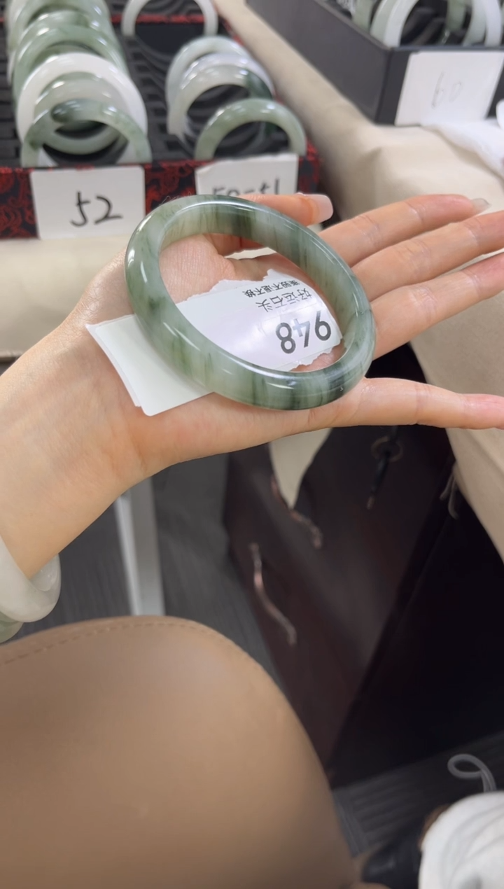 未镶嵌手镯石英质玉948