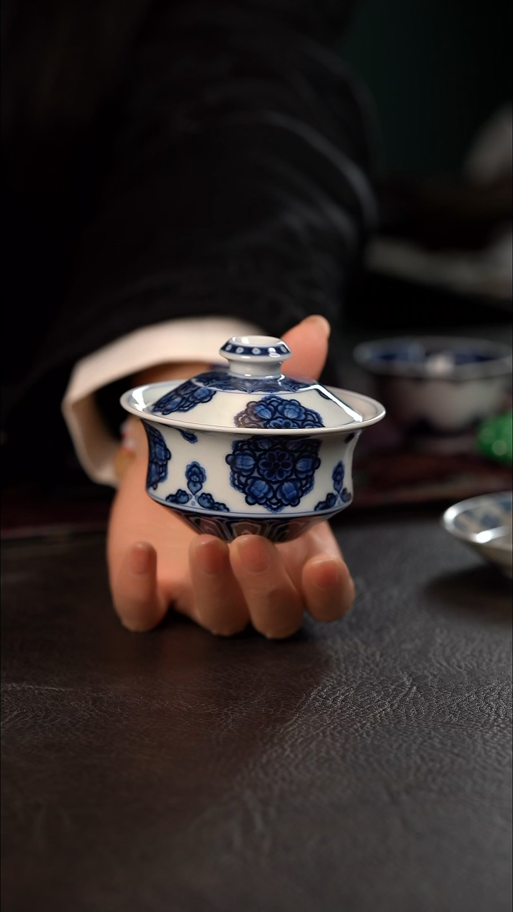 洪印慕明宝相花飞碟盖碗