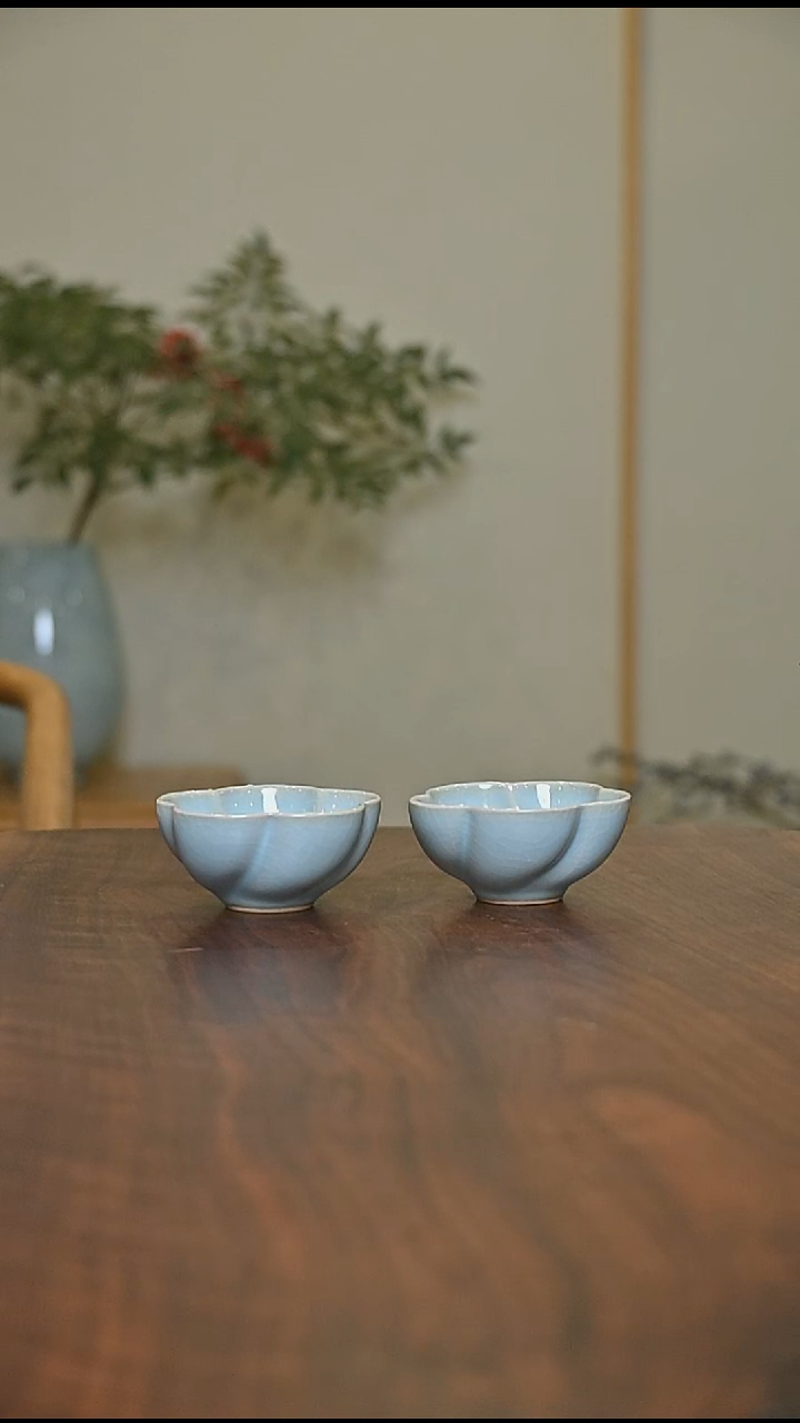 梅花杯2只 天青 微瑕 朱家汝窑款