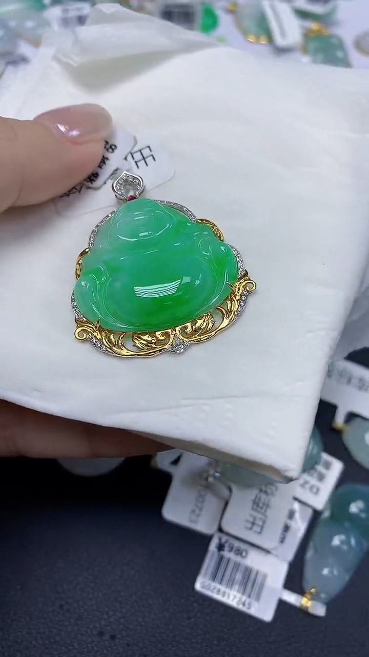 翡翠18K金镶嵌颈饰天然缅甸翡翠A货