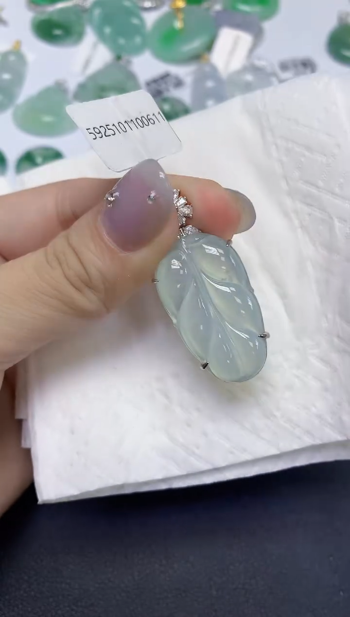 颈饰未镶嵌翡翠天然缅甸翡翠A货多样性发一件