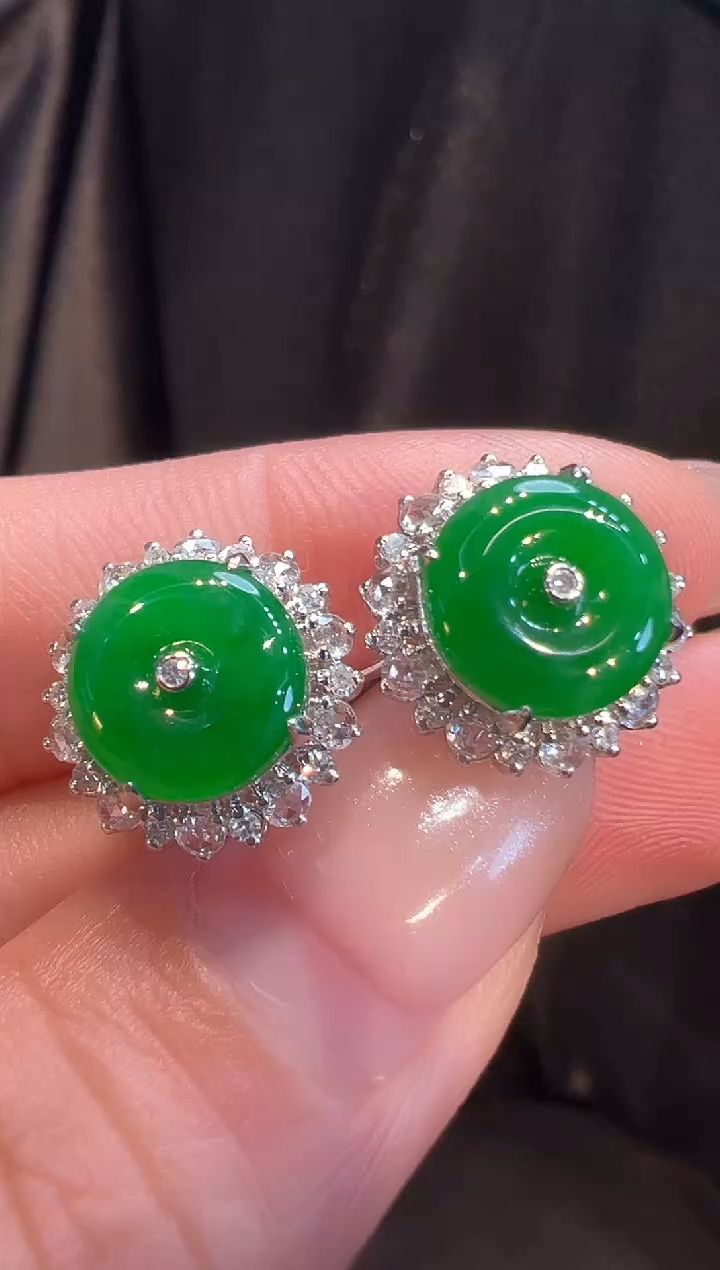 18K金镶嵌翡翠耳饰AL6