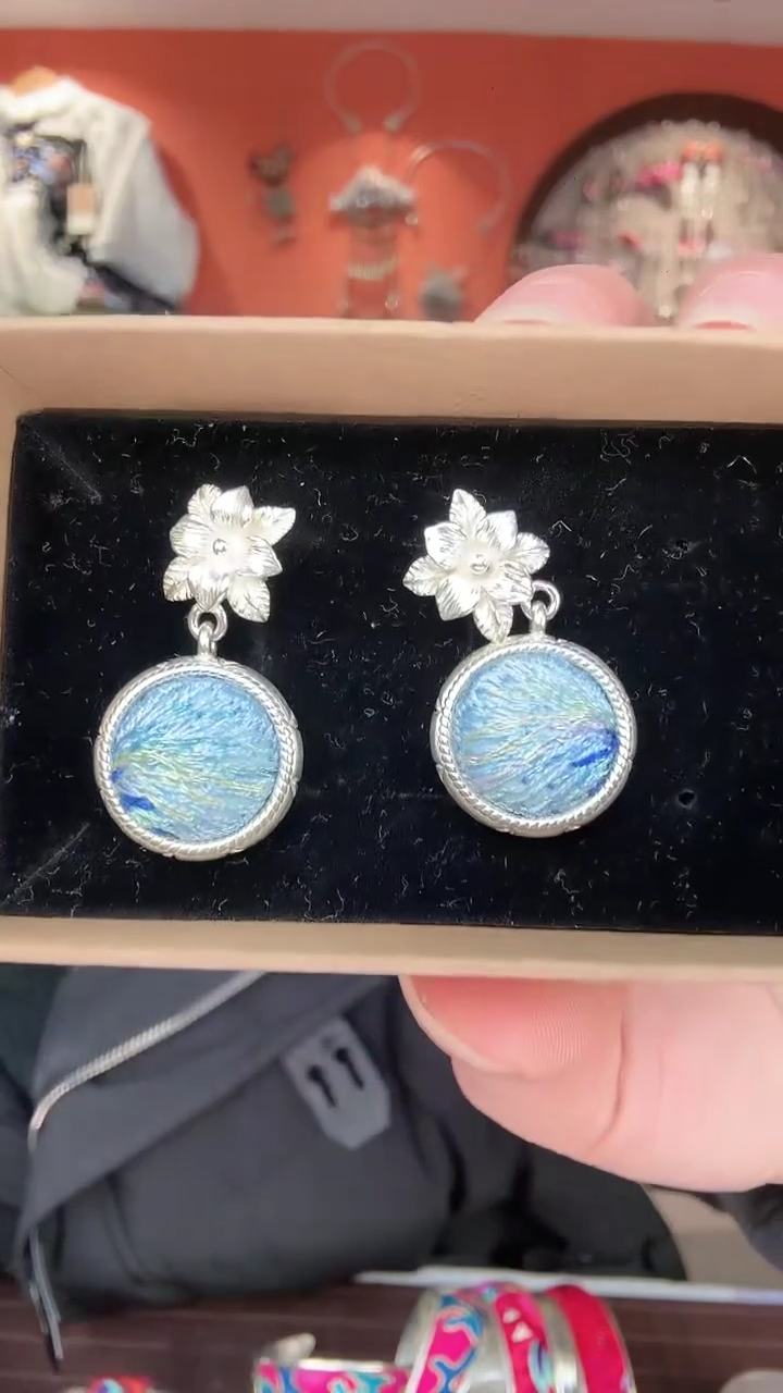 织绣非遗手工苗绣刺绣饰品19