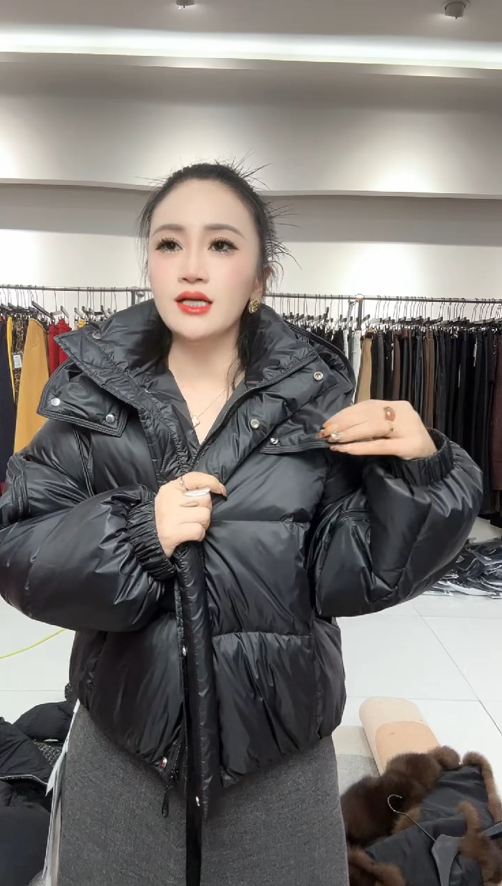 羽绒服黑色保暖冬季