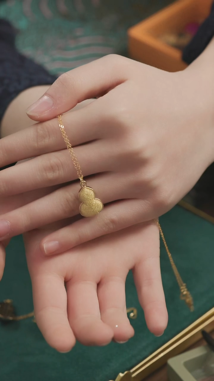 刺绣湘传礼缂丝项链