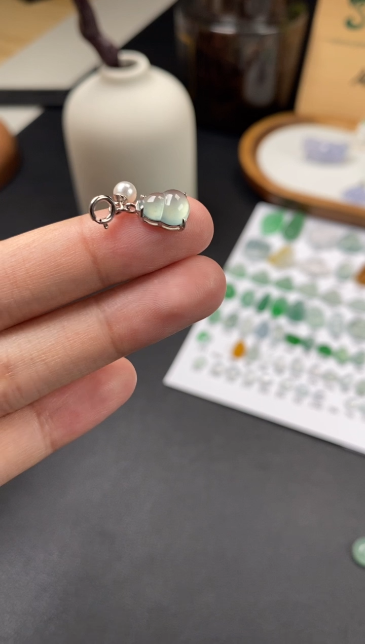 翡翠银S925镶嵌颈饰翡翠冰种葫芦