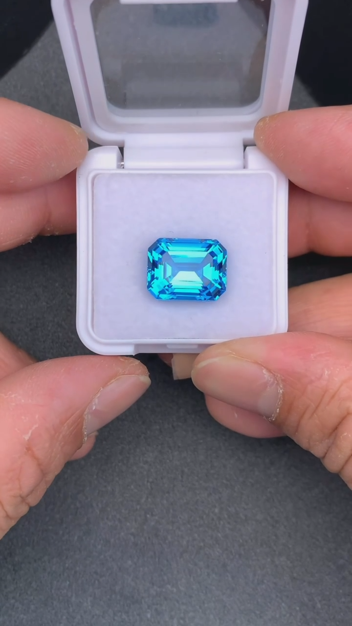 【闪购商品】托帕石裸石未镶嵌14.03克拉