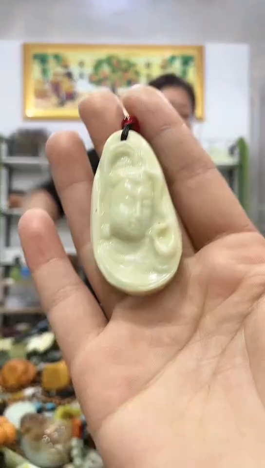 未镶嵌蛇纹石玉挂件 