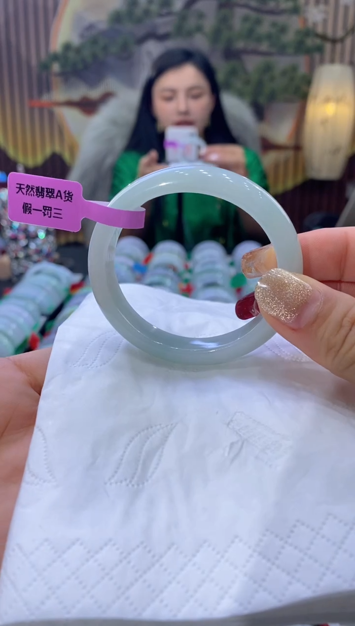 【闪购商品】翡翠手镯未镶嵌多人00003
