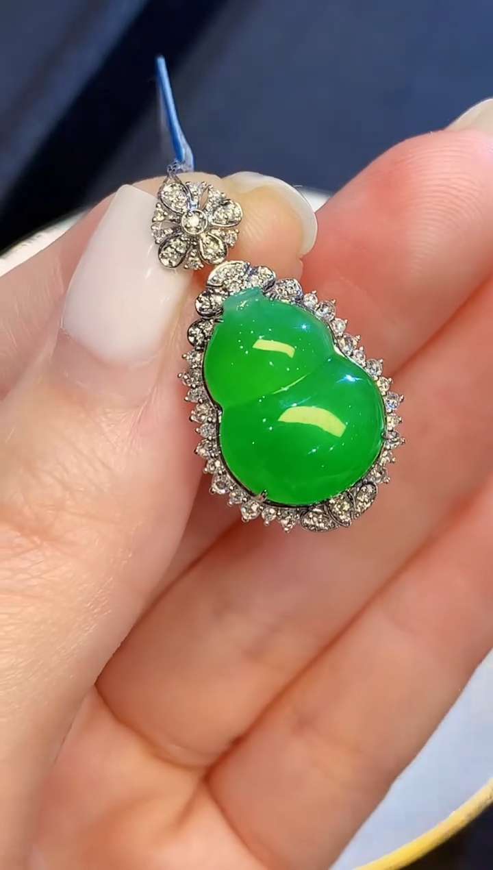 吊坠(不含链)18K金镶嵌翡翠L