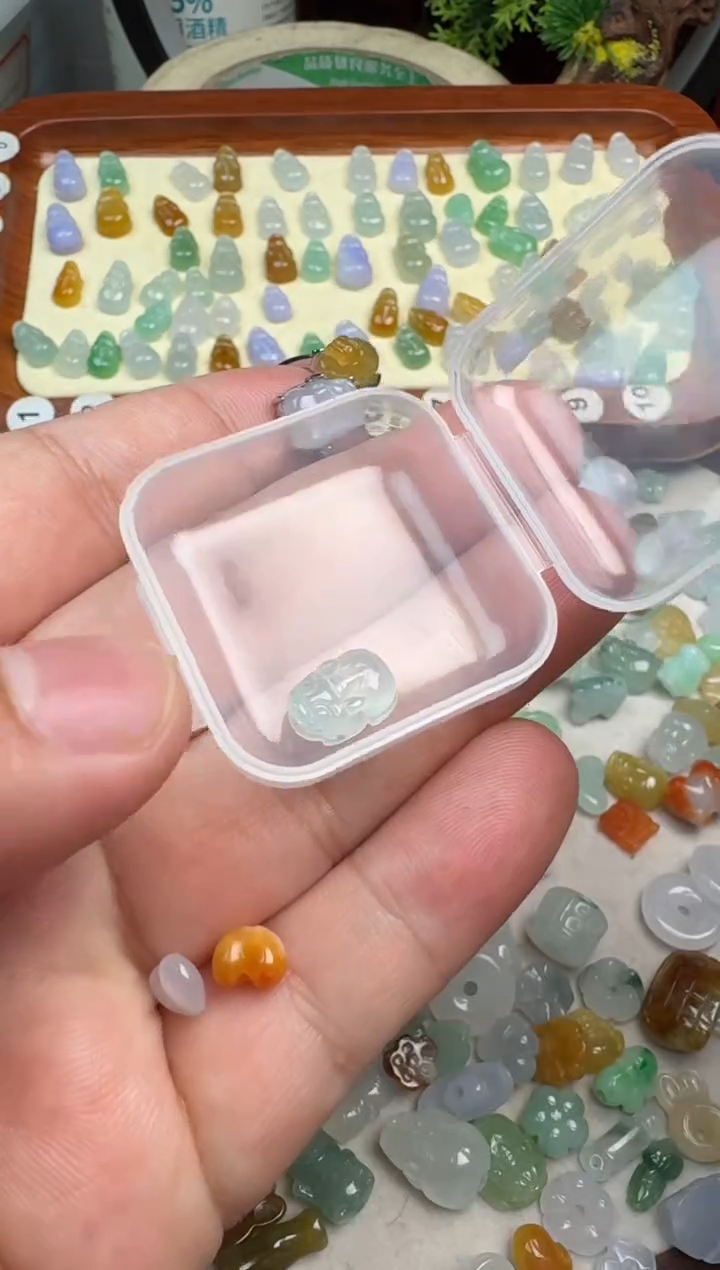 颈饰未镶嵌翡翠Z****࿐翡翠