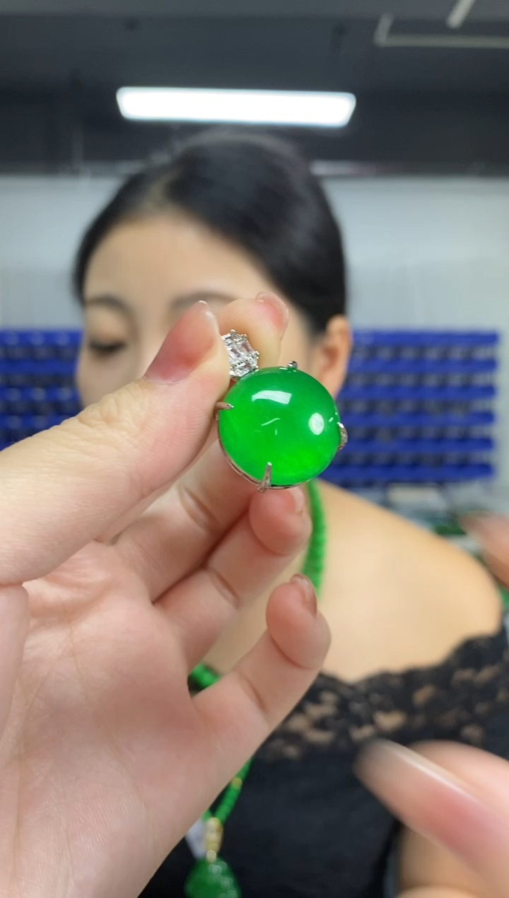 颈饰未镶嵌翡翠多样性发其一颜色微差