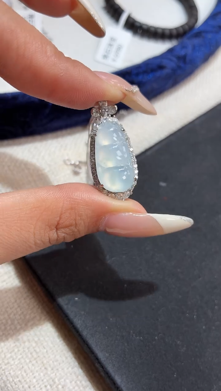 吊坠(不含链)银S925镶嵌翡翠【挽石珠宝】豆子