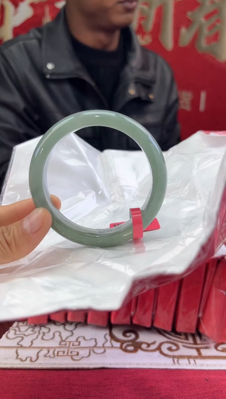 【闪购商品】翡翠手镯未镶嵌翡翠手镯